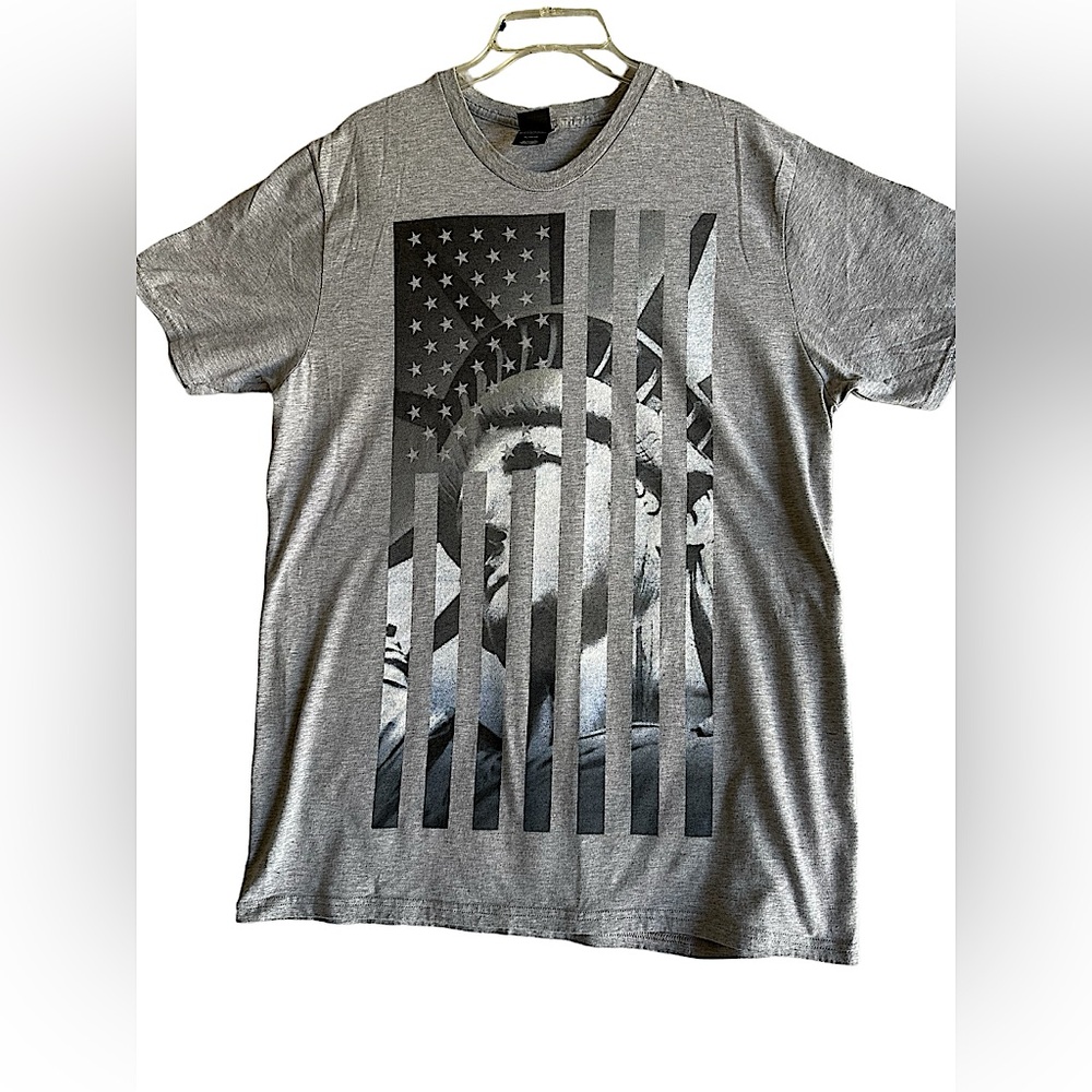 HANES MENS LIBERTY FLAG GRAPHIC TEE SZ XL